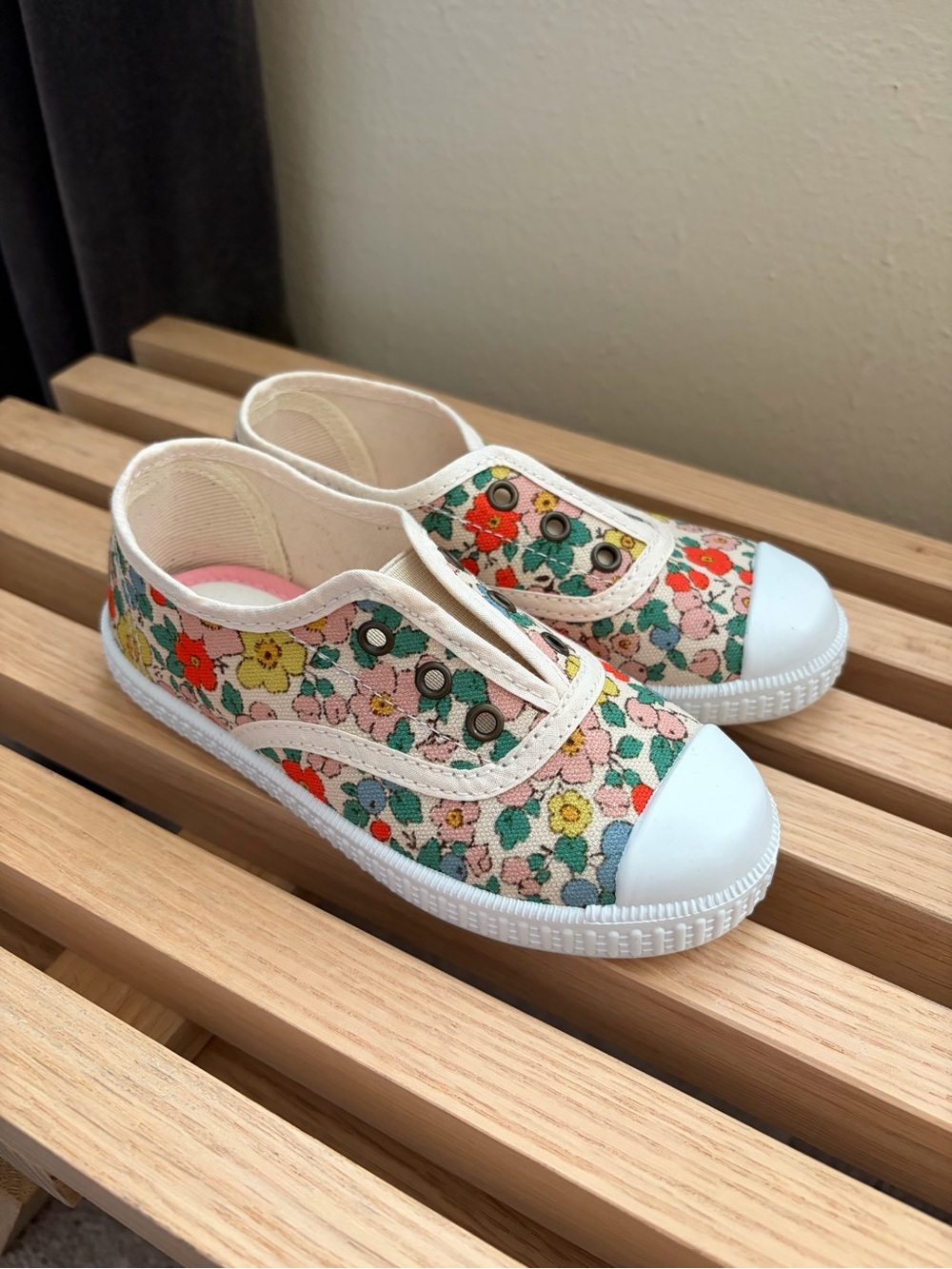 Mini Boden Kids Floral Slip-On Canvas Sneakers - Pink Multi